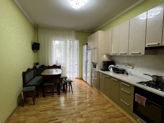 Продаж 3-кімнатної квартири Липини