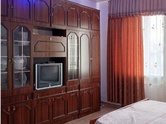 Продам 1 кім .кВ з великою площею .як 2 кімнатну !З євроремонтом!7 км.від м.Горохів! Горохов
