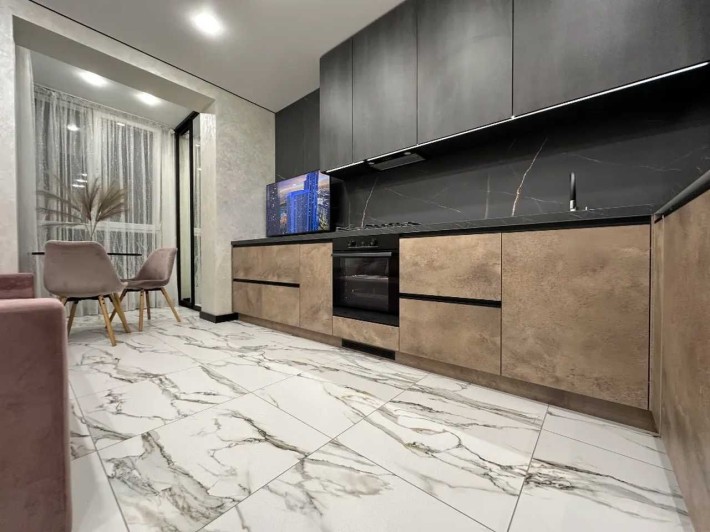 Продам 2-к квартиру с ремонтом в ЖК Днепровская Брама - фото 1