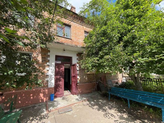 2-кімнатна квартира 42,3 м² у центрі Хорошева + гараж і сарай | Власник Хорошів