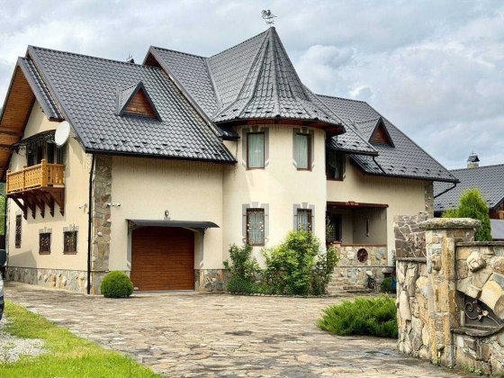 Продається діючі вілла в Микуличині, топ локація Микуличин