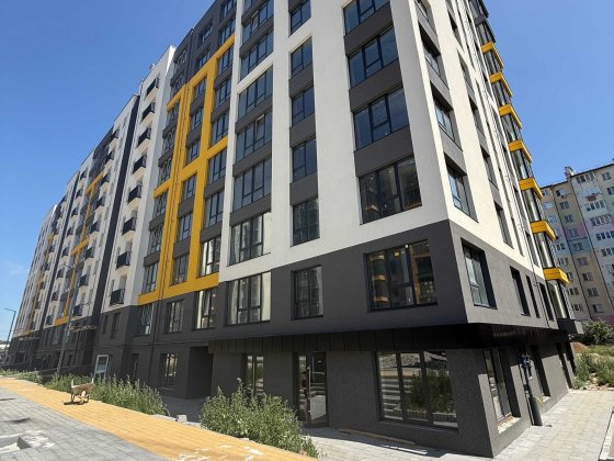 Продаж 3 кімнатної квартири в ЖК Каскад Ярко з чорновими роботами. Вовчинець. Волчинец