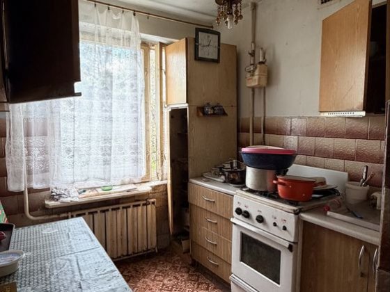 2 кімнатна Симоненка, панельний будинок центральне опаленя Вовчинець