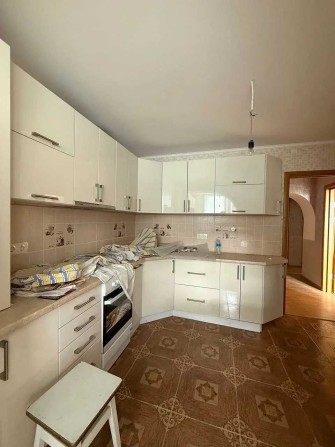 2-кімнатна квартира з ремонтом по вул. Крайна (Програми) - фото 1