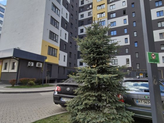 Двокімнатна квартира  з великою гардеробною! Крихівці