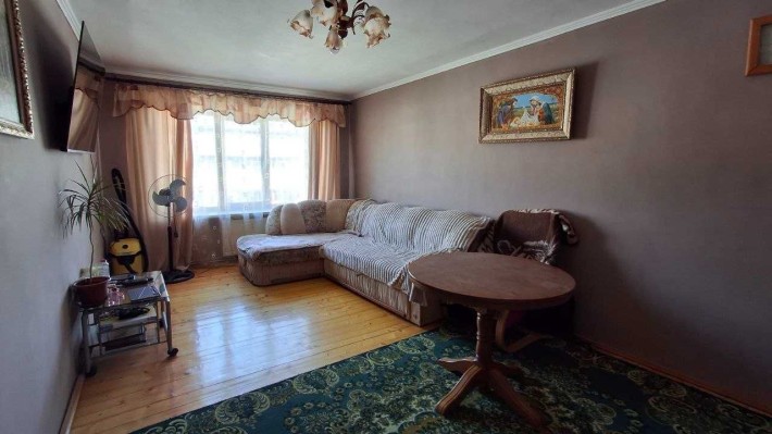 Продаж 3 к. квартири Надвірна, центр, 66 м2, двостороння, балкони - фото 1