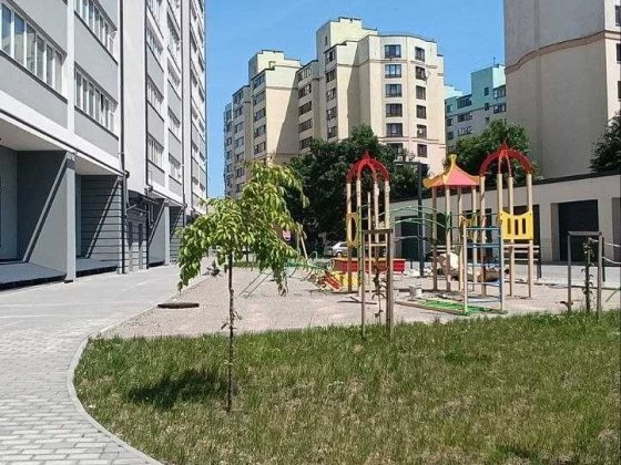 Продаж просторої 1 к.квартири біля річки! Готова до ремонту! Микитинці