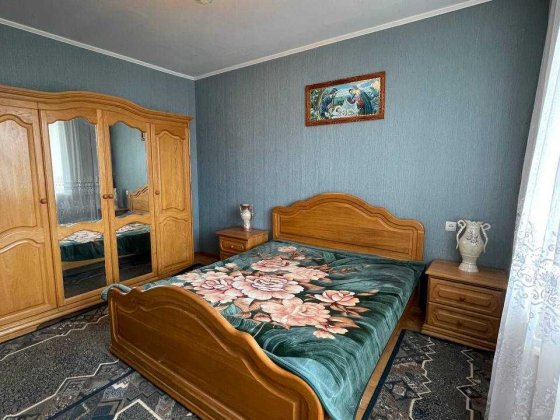 3к квартира з гаражем  в центрі. Постанови, ваучери. Тлумач