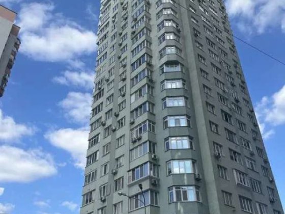 Продаж 1-к квартири вул. Феодосійська 1а у Голоосіївському районі Київ