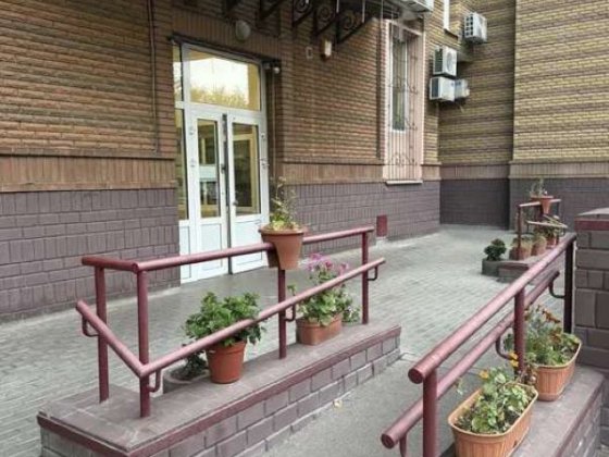 Продаж 3-кімнатної квартири по Харківському шосе, 182 Київ