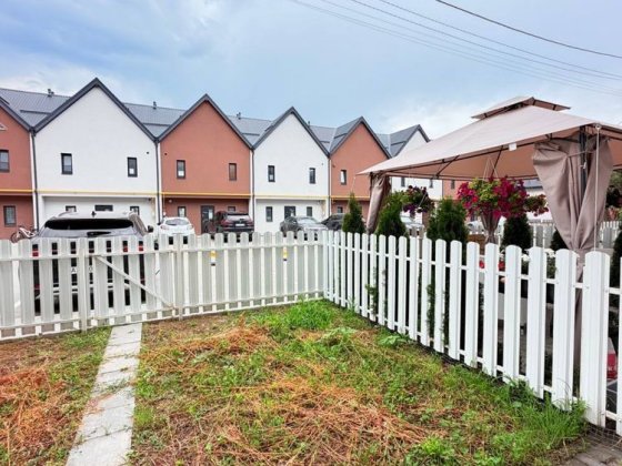 Продаж квартири 32м2 з власним подвірʼям 16м2 Святопетрівське