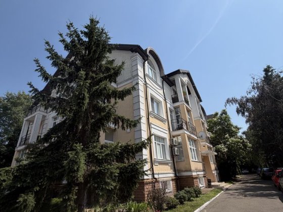 Продаж 4-к кв 150 м2 село Вишеньки   КМ Золоче Набережна буд.7 Вишеньки