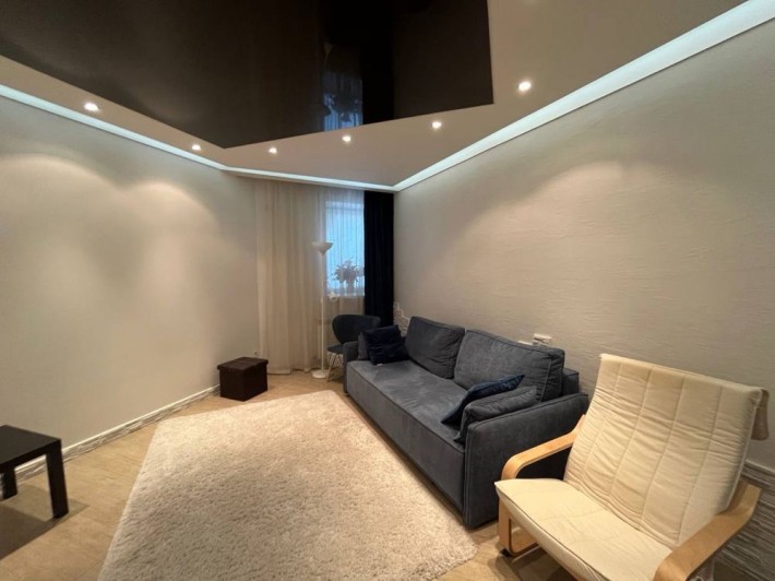 Продаж квартири з власним двориком 126м2 - фото 1