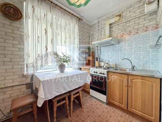 Продаж 2-кімнатної квартири з ремонтом у Нових Петрівцях. Нові Петрівці
