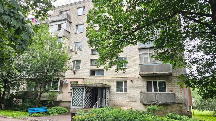 Продаж 2-кімнатної квартири в центрі Яготина (р-н Каштани) - фото 1