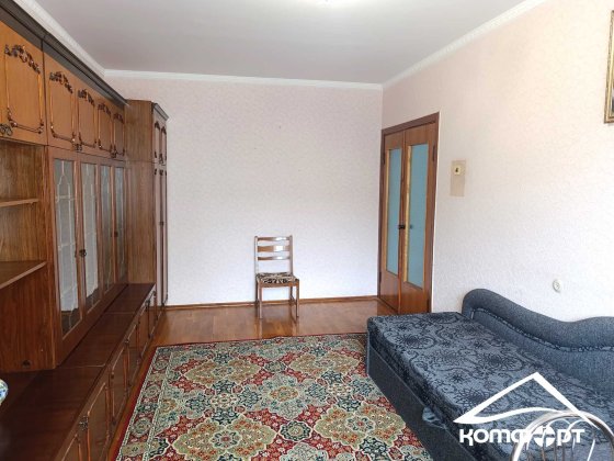 Продам 3 кімнатну квартиру  в Дніпровському кварталі на 4му поверсі Славутич