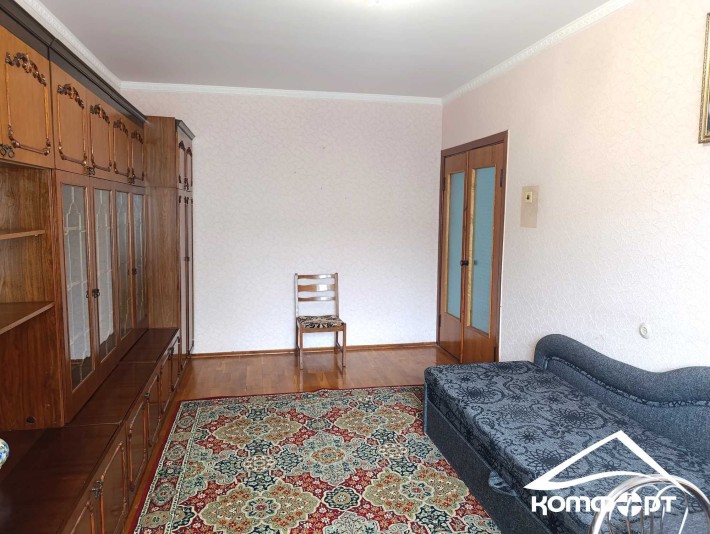 Продам 3 кімнатну квартиру  в Дніпровському кварталі на 4му поверсі - фото 1