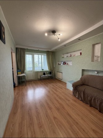 Продам простора 3-кімнатна квартира в с. Гаврилівка, лише 10 км від Гостомеля. - фото 1