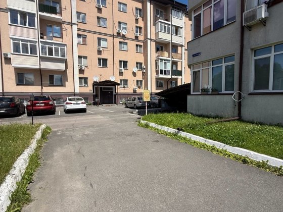 Продам 1-кімнатну квартиру 43м2 , ГАЗ ,  село Чубинське, вулиця Яблунева 10 , Київська область. Чубинське