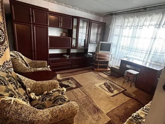Продам 3-кімнатну квартиру в центрі м. Новомиргород.