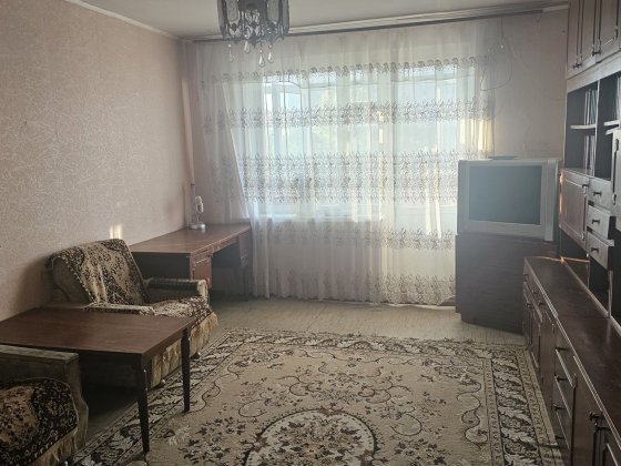 Продам у тихому місці 2-ох кімнатну квартиру мебльовану Завалля