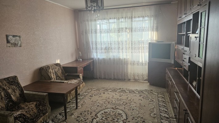 Продам у тихому місці 2-ох кімнатну квартиру мебльовану - фото 1