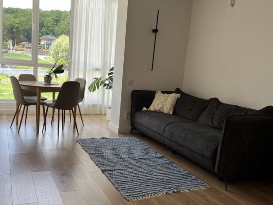 2-кімнатна квартира з дизайнерським ремонтом біля Emily Resort | Паркомісце Винники