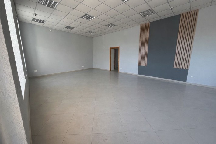 Оренда 200 м.кв в центрі міста Виноградів - фото 1