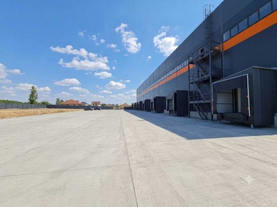 Аренда склада класса А в Гостомеле | 9 300 м² | 8 доковых ворот | Высота 12 м | 800 кВт Гостомель