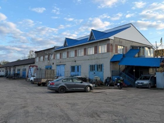 Оренда Комерційного Приміщення , світло , вода, бокс, гараж , склад можливість проживання Долина