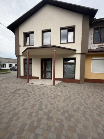 Оренда фасадного приміщення 60 м2 | ремонт| р-н Базарчика | м. Дубно - фото 1
