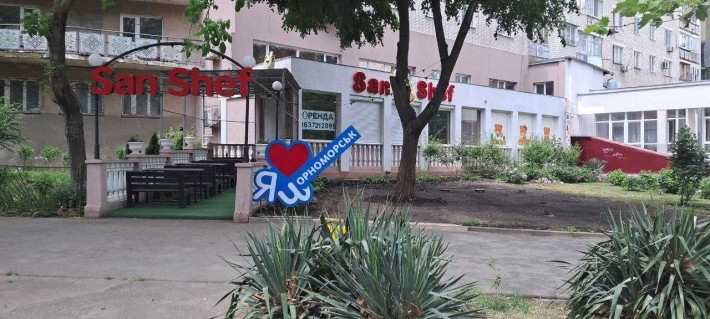 Приміщення для бізнесу 300 м² у центрі міста з меблями та обладнанням - фото 1
