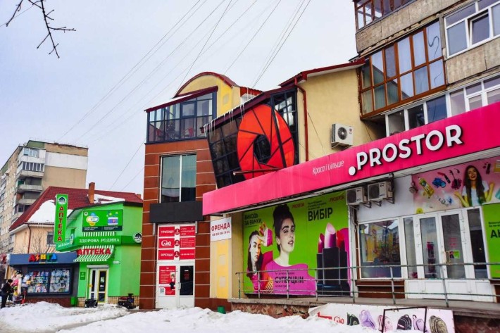 КОМЕРЦІЯ на 1 поверсі окремий вхід центр 31 м2 БЕЗ КОМІСІЙ - фото 1