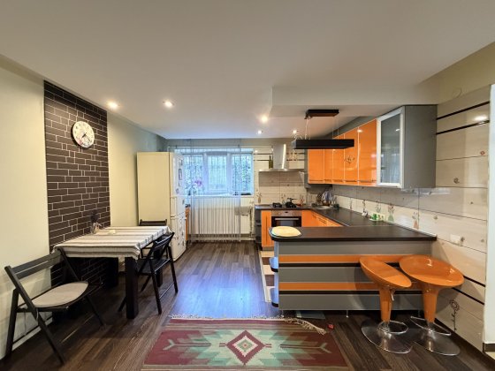 Продаж 2-кім. квартири 70 м.кв., в. Сахарова, Винники Винники