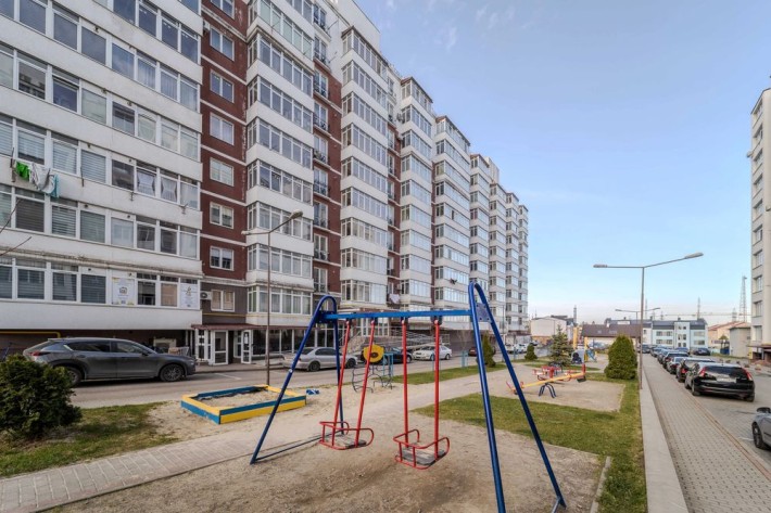 Продаж 2 кім квартири в зданому та заселеному будинку біля Львова ( Винники)  з гаражем - фото 1