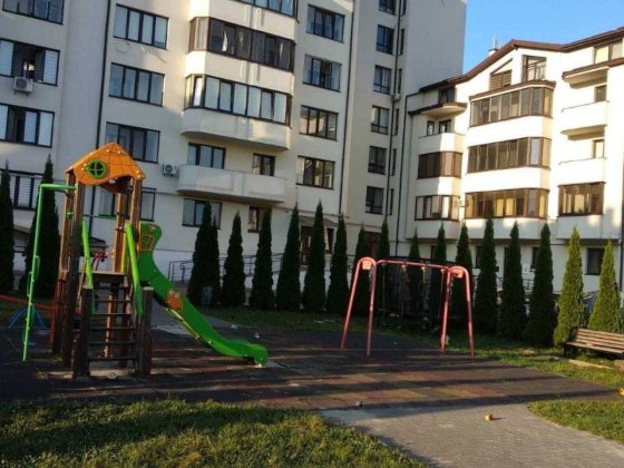 Продаж просторої 2 кімнатної квартири у Винниках по вул. Лисика Винники