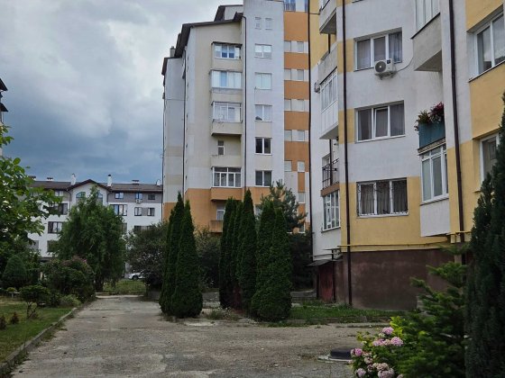 Продаж 2-кім. квартири 77 кв.м. по вул. Винна Гора 16 (Винники) Винники