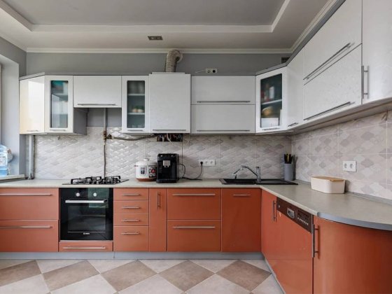 Продаж 3-кімнатної квартири з ремонтом у новобудові, м. Винники-Львів Винники
