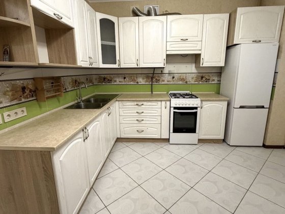 Продаж 2-кім. квартири 73.5 м.кв. з ремонтом вул Грушевського, Пустомити Пустомыты