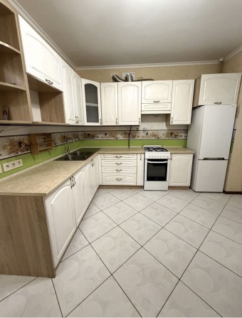 Продаж 2-кім. квартири 73.5 м.кв. з ремонтом вул Грушевського, Пустомити - фото 1