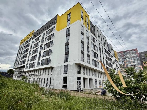 Продається  трикімнатна квартира у Винниках  ЖК Весняний Винники