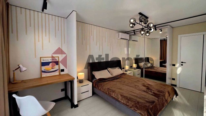 Стильна однокімнатна квартира з дизайнерським ремонтом у ЖК Feel House - фото 1