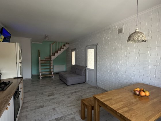 Продаж квартири 130.4 м.кв., вул. Івасюка / Винники Винники