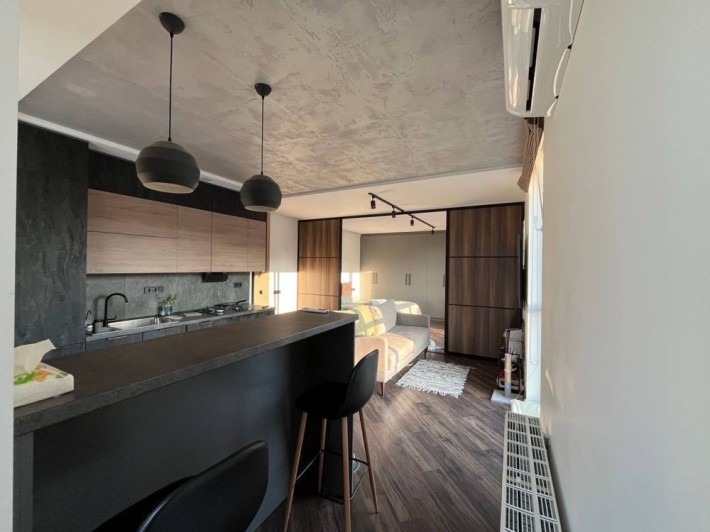 Продаж квартири з дизайнерським ремонтом у ЖК Grand Village - фото 1