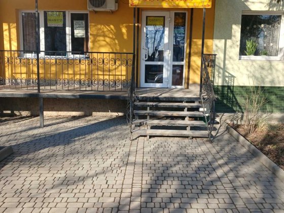 Здам частину приміщення в оренду.Поряд з ринком.власник Кам'янець-Подільський