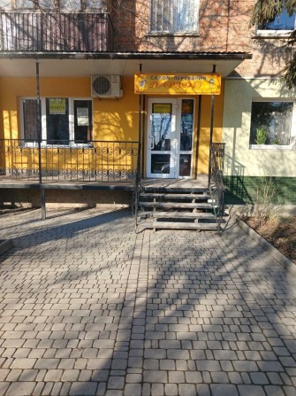 Здам частину приміщення в оренду.Поряд з ринком.власник - фото 1