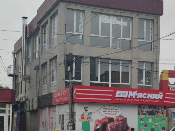 Здається в оренду ДРУГИЙ та ТРЕТІЙ поверхи нежитлового торгівельного приміщення в м.Коростень вул.Ге Коростень