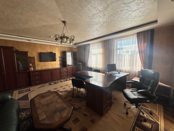 Оренда офіса в бізнес-центрі Ковель