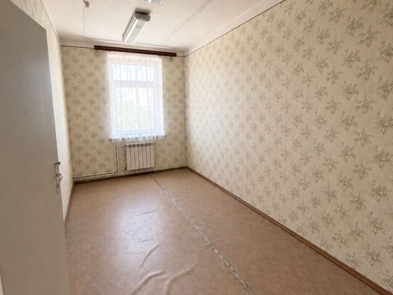 Оренда суміжних нежитлових приміщень 27,5 м² – вул. Героїв Майдану, 25, Лебедин