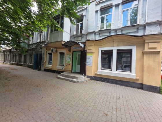 Здаеться в аренду готовий бізнес .Стоматологічна клініка на 3 крісла .Всі питання по телефону . Павлоград
